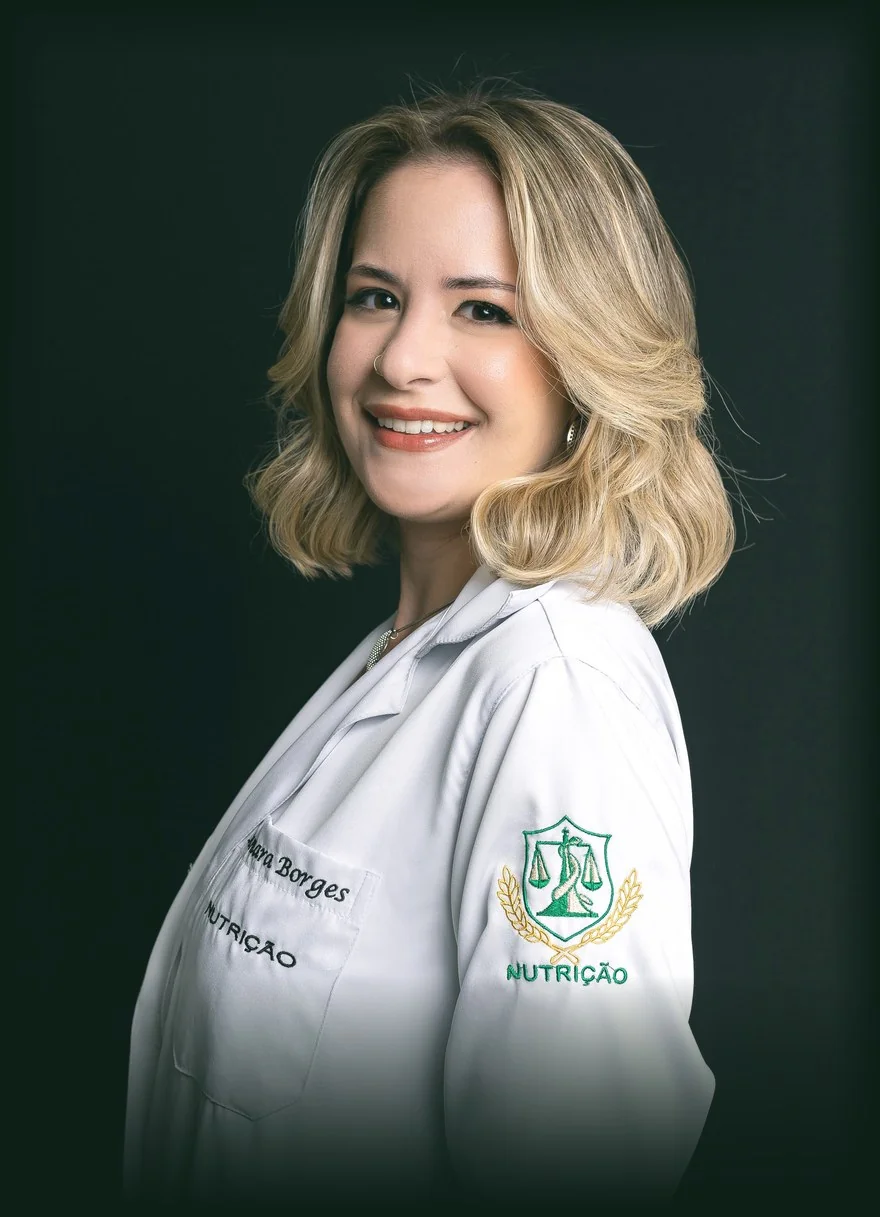 Samara Almeida, nutricionista, de jaleco